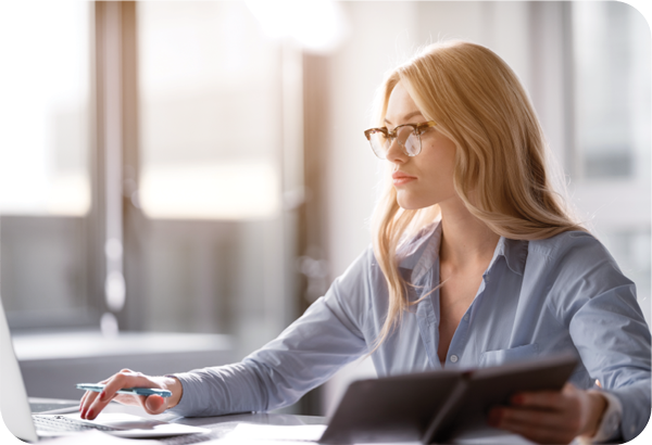 nav-item-thumb-woman-at-desk-500px-png